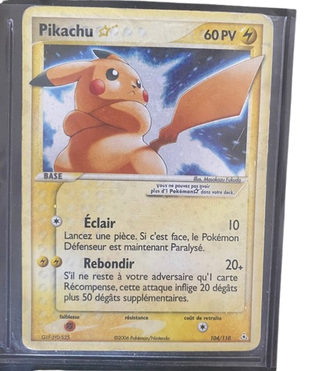 Pikachu Gold Star (HP 104) NM